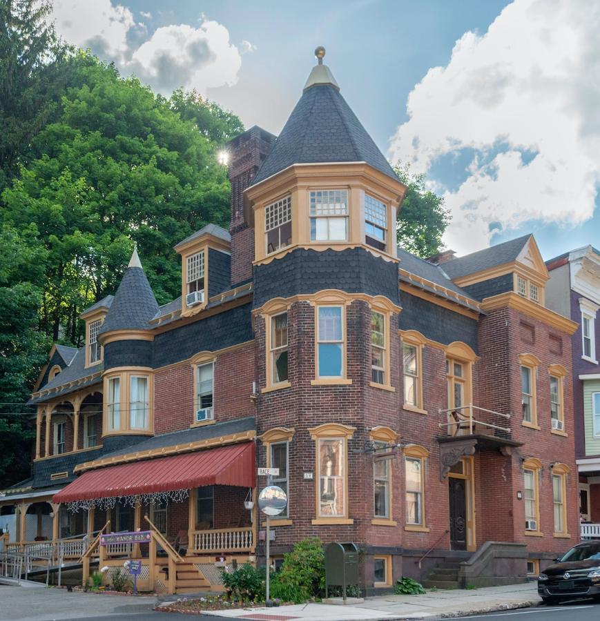 The Dolon House Bed & Breakfast! จิมธอร์ป ภายนอก รูปภาพ